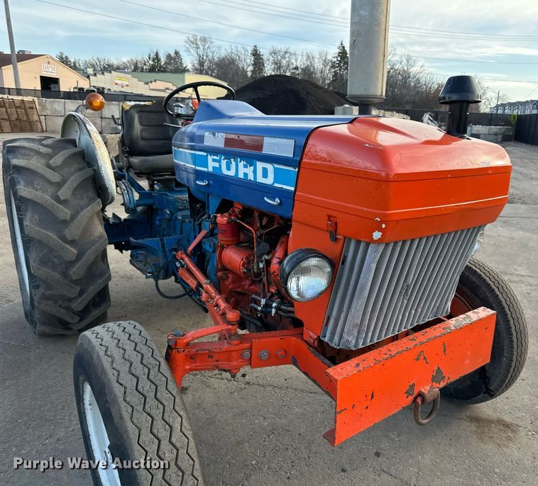 image for item DQ7440 Ford 3130 tractor