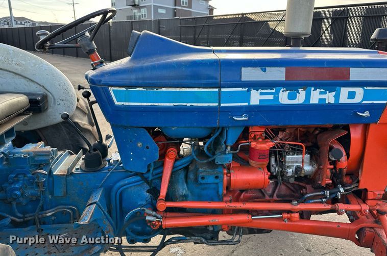 image for item DQ7440 Ford 3130 tractor