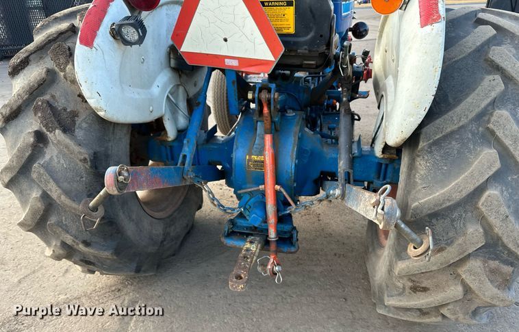 image for item DQ7440 Ford 3130 tractor