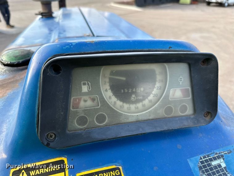 image for item DQ7440 Ford 3130 tractor