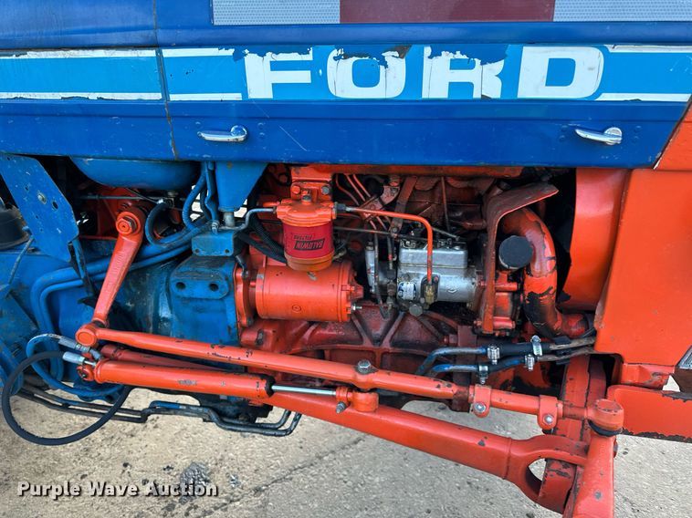 image for item DQ7440 Ford 3130 tractor