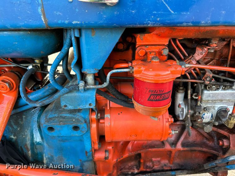 image for item DQ7440 Ford 3130 tractor
