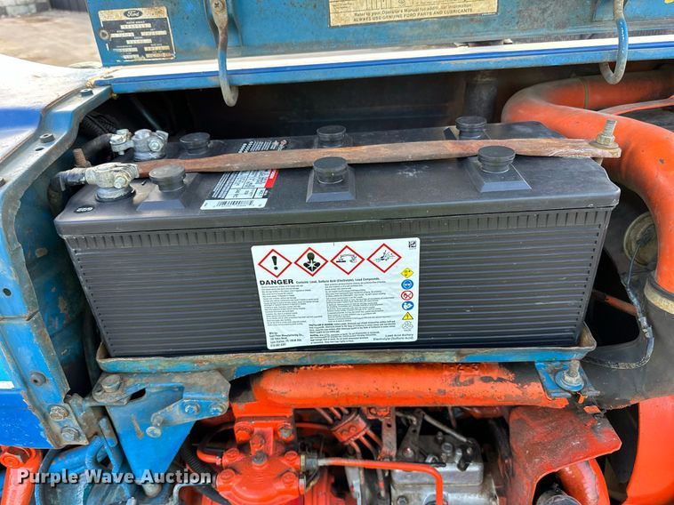 image for item DQ7440 Ford 3130 tractor