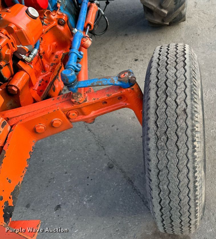 image for item DQ7440 Ford 3130 tractor