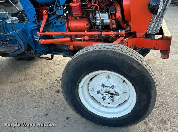 image for item DQ7440 Ford 3130 tractor