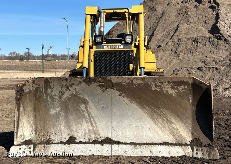image for item DQ7441 1994 Caterpillar D6H XL dozer