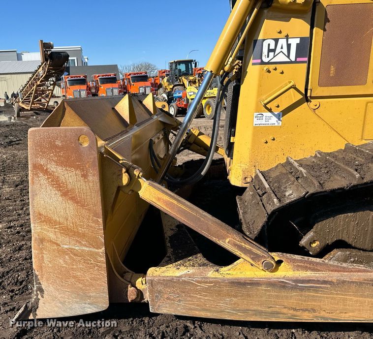 image for item DQ7441 1994 Caterpillar D6H XL dozer