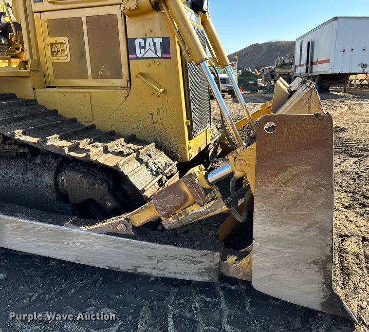 image for item DQ7441 1994 Caterpillar D6H XL dozer