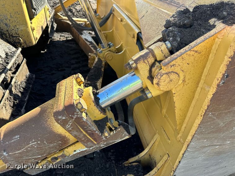 image for item DQ7441 1994 Caterpillar D6H XL dozer