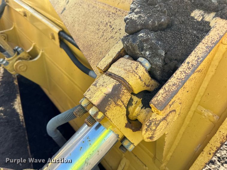 image for item DQ7441 1994 Caterpillar D6H XL dozer