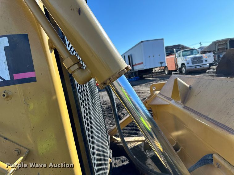 image for item DQ7441 1994 Caterpillar D6H XL dozer