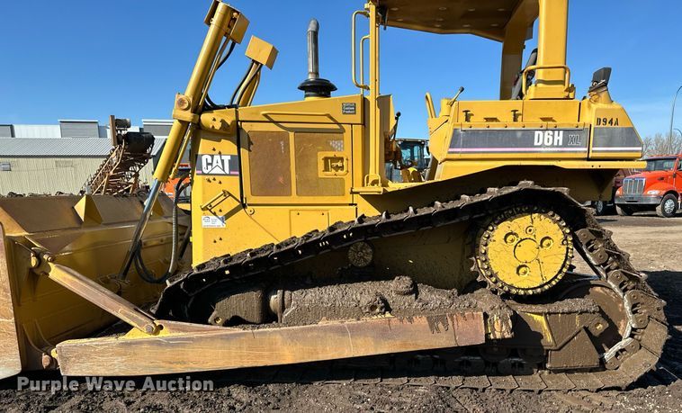 image for item DQ7441 1994 Caterpillar D6H XL dozer