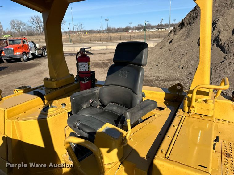 image for item DQ7441 1994 Caterpillar D6H XL dozer