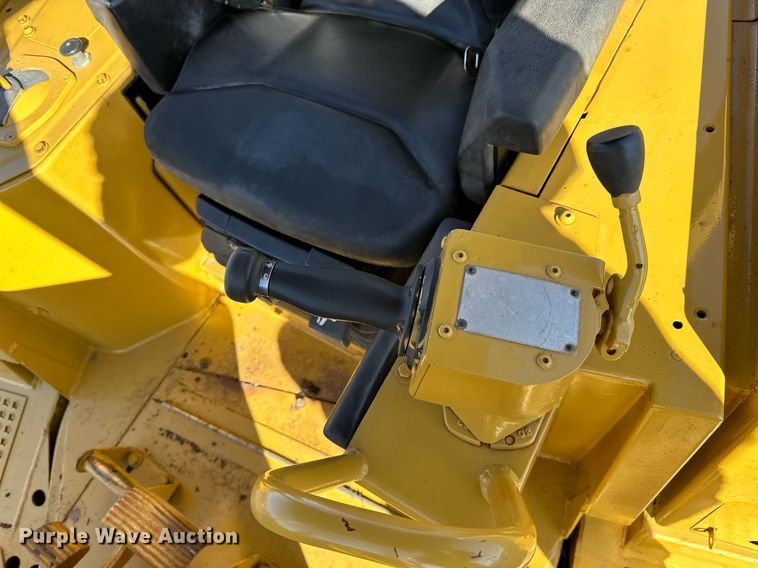 image for item DQ7441 1994 Caterpillar D6H XL dozer