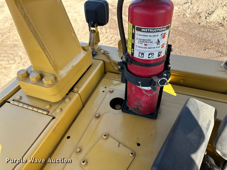 image for item DQ7441 1994 Caterpillar D6H XL dozer