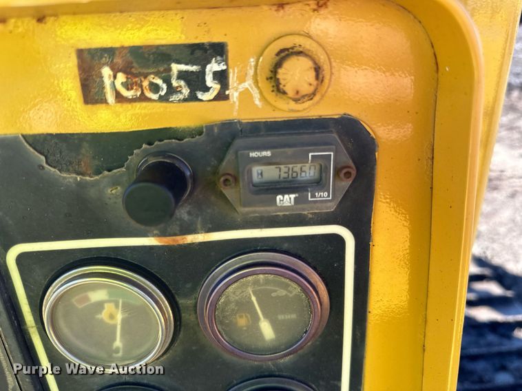 image for item DQ7441 1994 Caterpillar D6H XL dozer