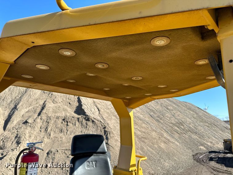image for item DQ7441 1994 Caterpillar D6H XL dozer