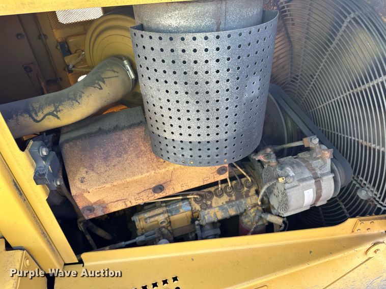 image for item DQ7441 1994 Caterpillar D6H XL dozer
