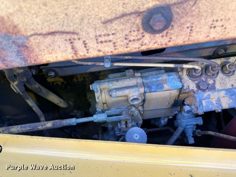 image for item DQ7441 1994 Caterpillar D6H XL dozer