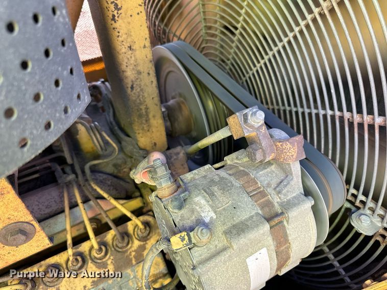 image for item DQ7441 1994 Caterpillar D6H XL dozer