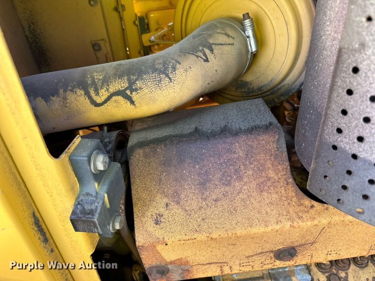 image for item DQ7441 1994 Caterpillar D6H XL dozer