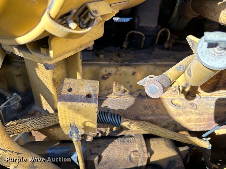 image for item DQ7441 1994 Caterpillar D6H XL dozer