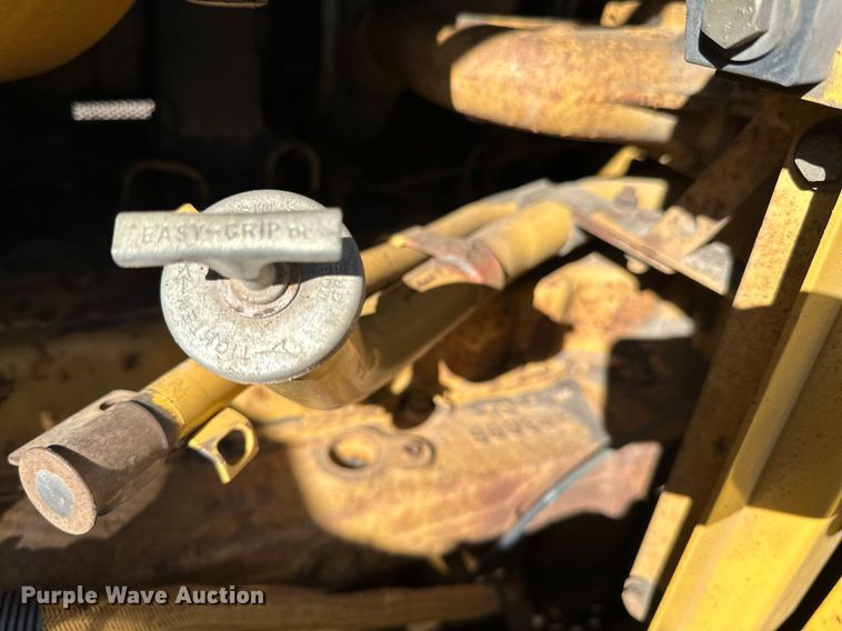 image for item DQ7441 1994 Caterpillar D6H XL dozer