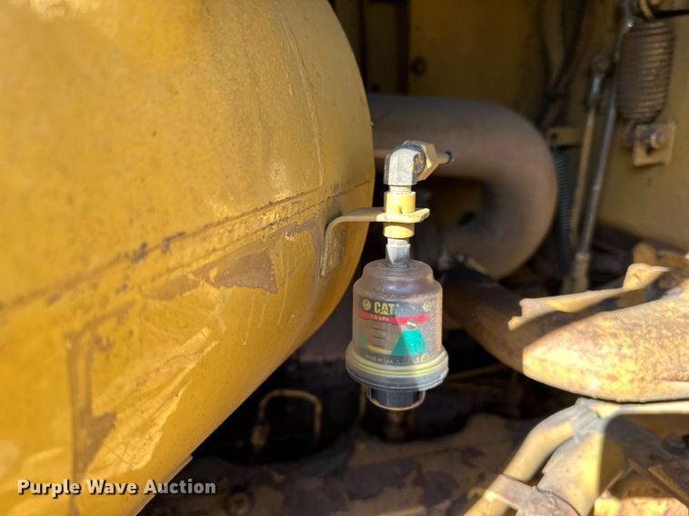 image for item DQ7441 1994 Caterpillar D6H XL dozer