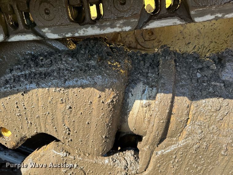 image for item DQ7441 1994 Caterpillar D6H XL dozer