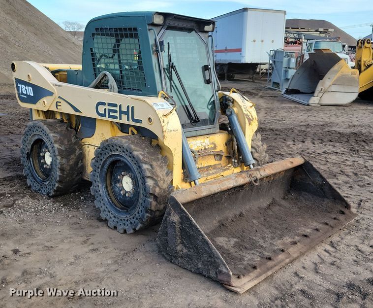 image for item DQ7442 2006 Gehl 7810 skid steer loader
