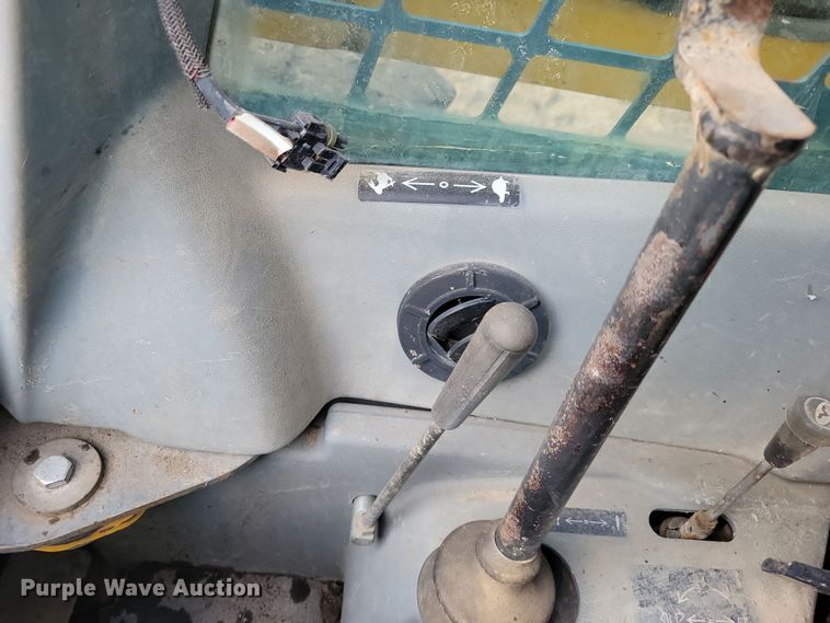 image for item DQ7442 2006 Gehl 7810 skid steer loader