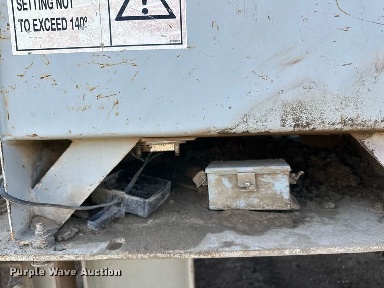 image for item DQ7445 2015 Lippmann  30X62 jaw crusher