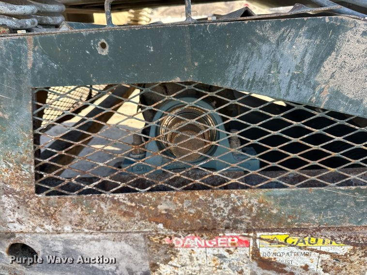 image for item DQ7446 2015 Lippmann  conveyor