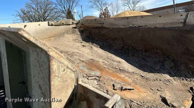 image for item DQ7446 2015 Lippmann  conveyor