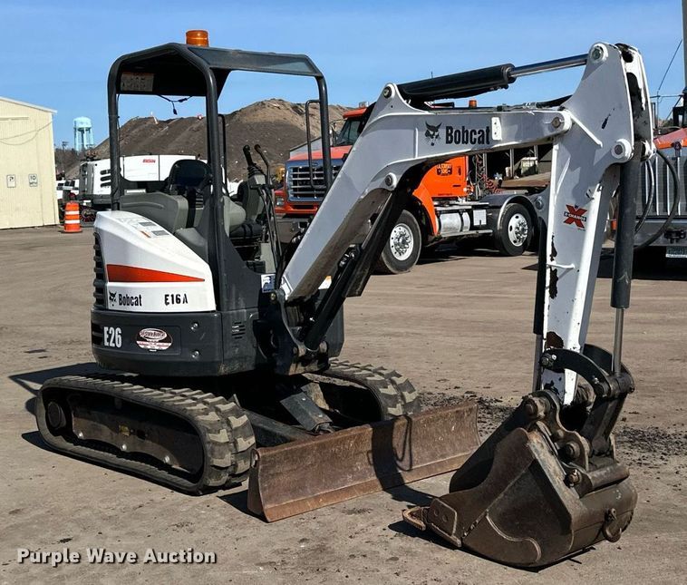 image for item DQ7450 2015 Bobcat  E26 mini excavator