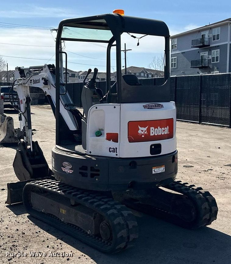 image for item DQ7450 2015 Bobcat  E26 mini excavator