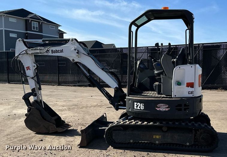 image for item DQ7450 2015 Bobcat  E26 mini excavator