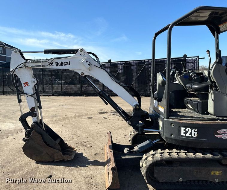 image for item DQ7450 2015 Bobcat  E26 mini excavator
