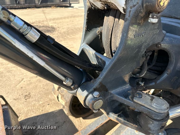 image for item DQ7450 2015 Bobcat  E26 mini excavator