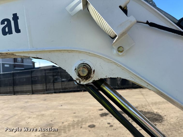 image for item DQ7450 2015 Bobcat  E26 mini excavator