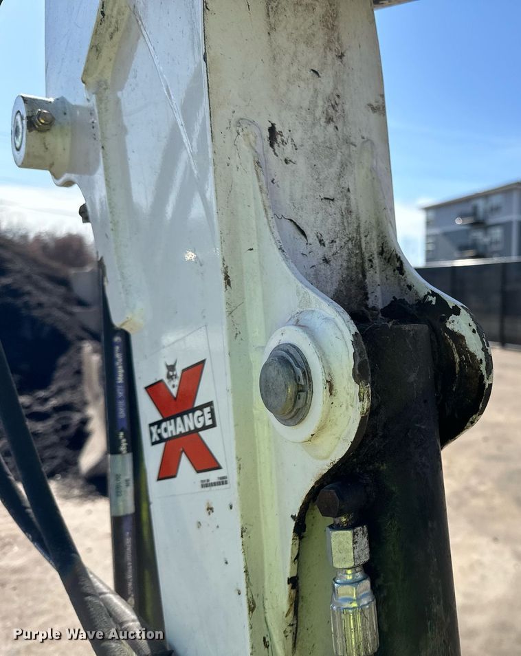 image for item DQ7450 2015 Bobcat  E26 mini excavator