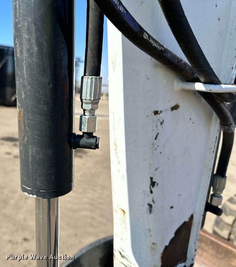 image for item DQ7450 2015 Bobcat  E26 mini excavator