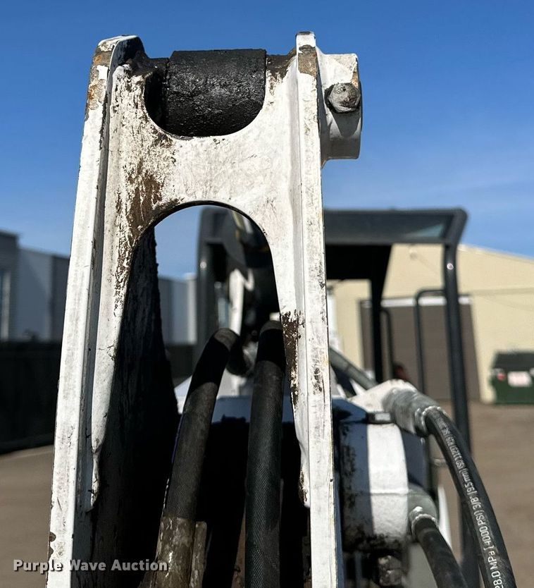 image for item DQ7450 2015 Bobcat  E26 mini excavator