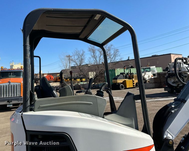 image for item DQ7450 2015 Bobcat  E26 mini excavator