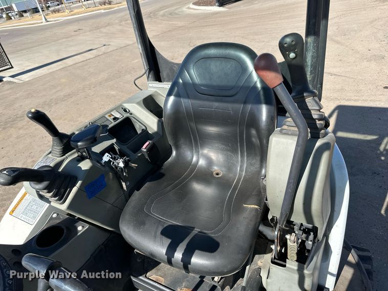 image for item DQ7450 2015 Bobcat  E26 mini excavator
