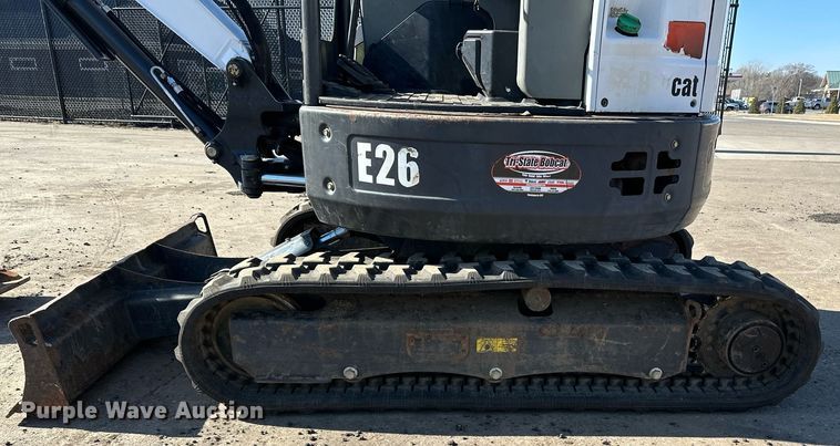 image for item DQ7450 2015 Bobcat  E26 mini excavator