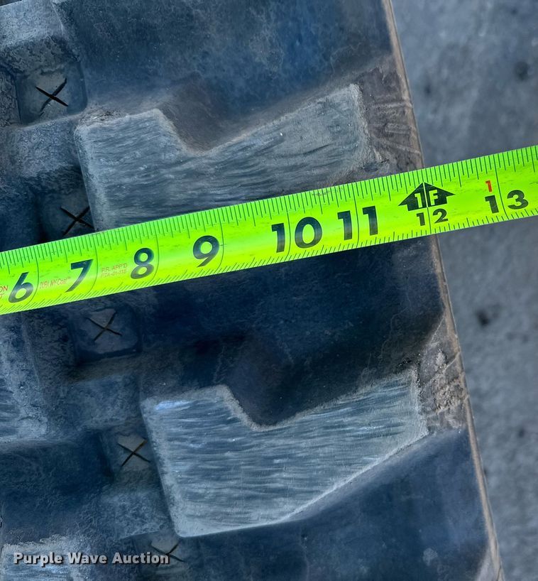 image for item DQ7450 2015 Bobcat  E26 mini excavator