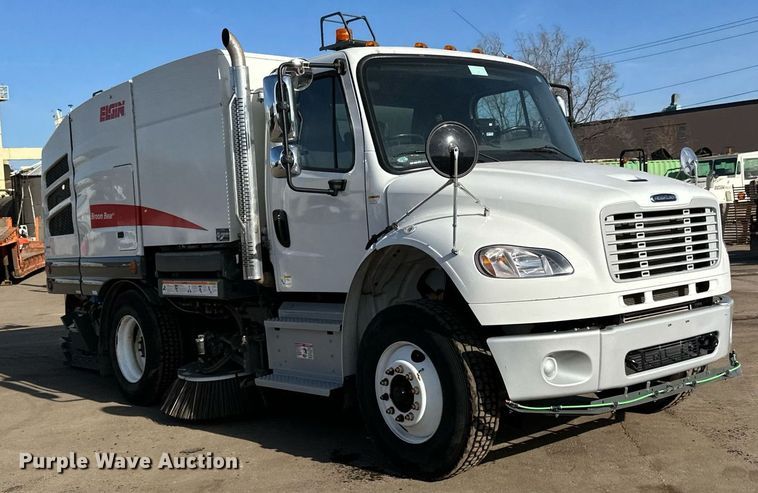 image for item DQ7451 2022 Freightliner  Business Class M2 street sweeper truck