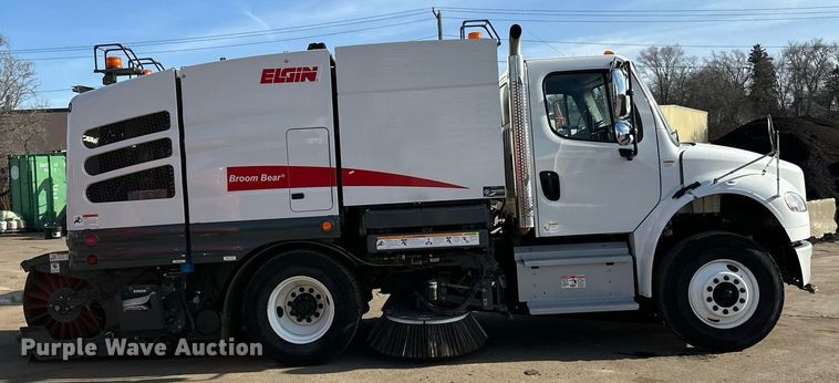 image for item DQ7451 2022 Freightliner  Business Class M2 street sweeper truck