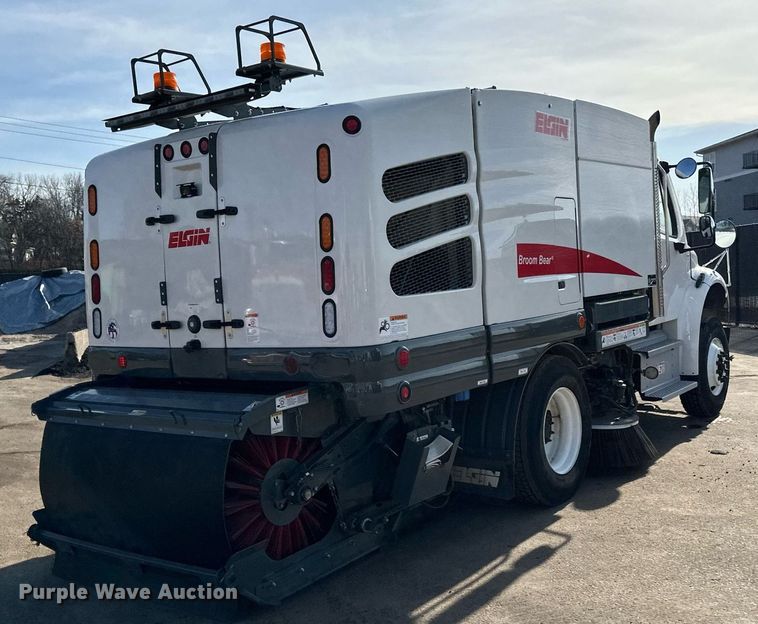 image for item DQ7451 2022 Freightliner  Business Class M2 street sweeper truck